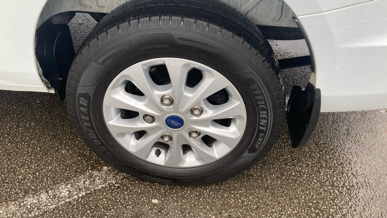 Ford Transit Custom 300 L2 Diesel Fwd 2.0 EcoBlue 170ps Low Roof D/Cab Limited Van Auto